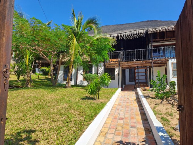 Houses for Sale Tofo Mozambique.